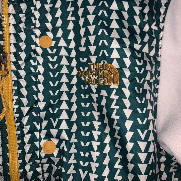 🌊 North face pullover sweater! - Picture 4 of 5